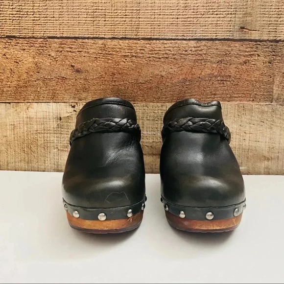 Ugg Kaylee Leather Clogs - Picture 3 of 8